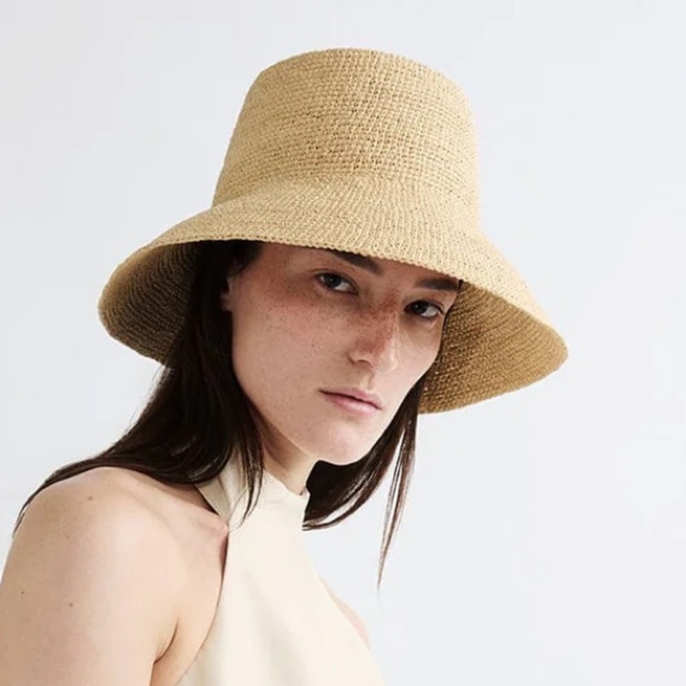 new Janessa Leone Felix packable straw raffia bucket sun hat in natural tan - Picture 2 of 9